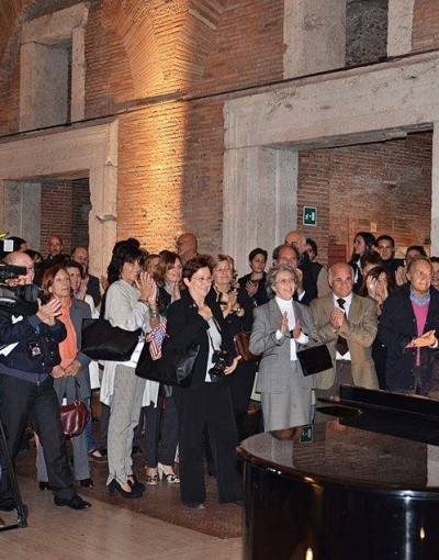 Lorenzo Hengeller omaggio a Lelio all'inaugurazione della Mostra Lelioswing